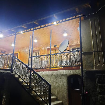 Guesthouse "Megi" メスティア エクステリア 写真