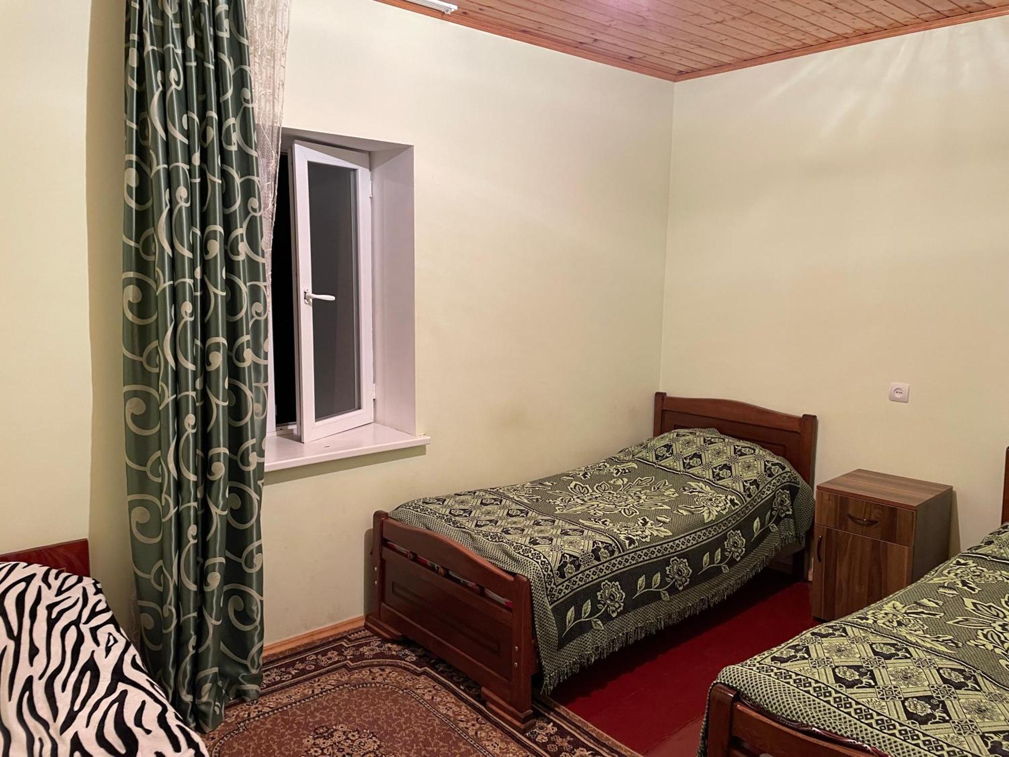 Guesthouse "Megi" メスティア エクステリア 写真