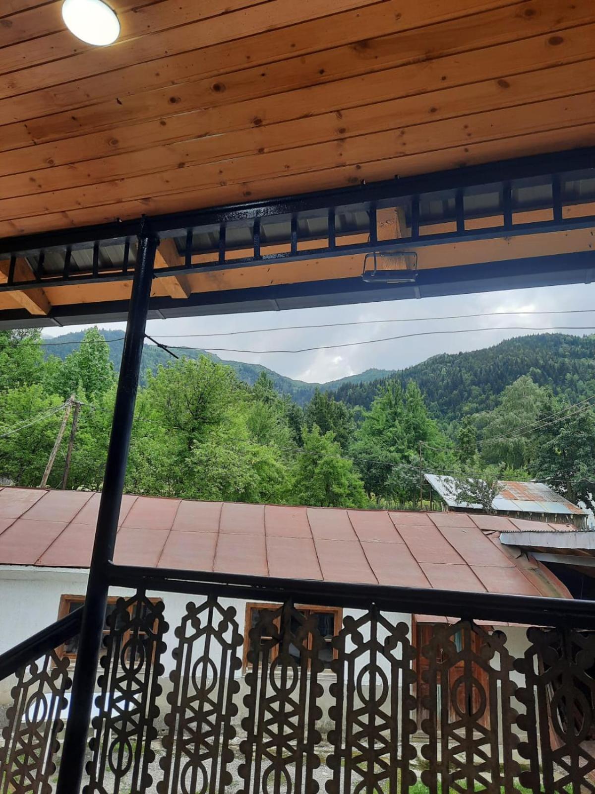 Guesthouse "Megi" メスティア エクステリア 写真